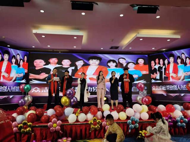 攜手共贏·引 領(lǐng)未來(lái)南京諾爾迅亮化2020迎新年會(huì)精彩舉辦 攜手共贏·引 領(lǐng)未來(lái)南京諾爾迅亮化2020迎新年會(huì)精彩舉辦